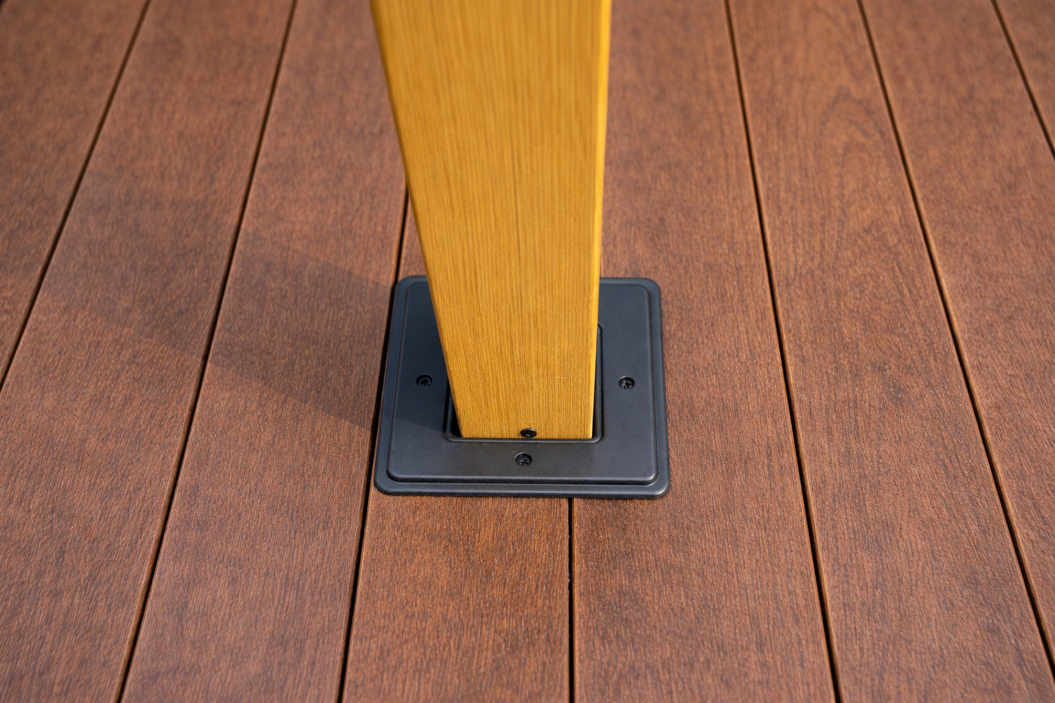 Steel roof 3×4 wood leg